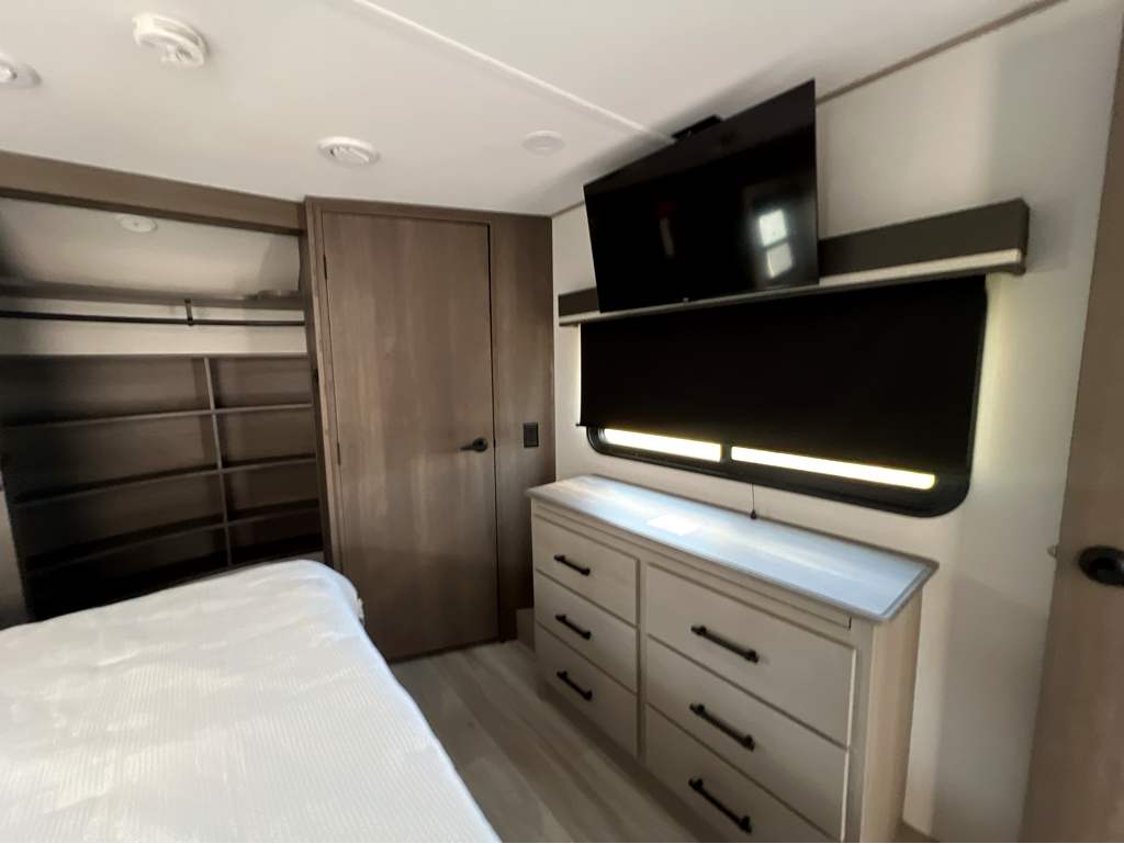 2026 GRAND DESIGN INFLUENCE 3503GK - Image 21