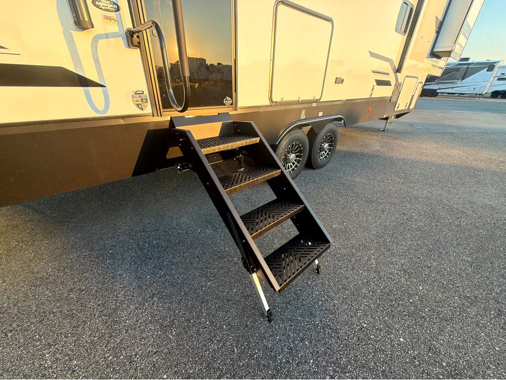 2027 VENTURE RV SPORTTREK 312VTB - Image 11