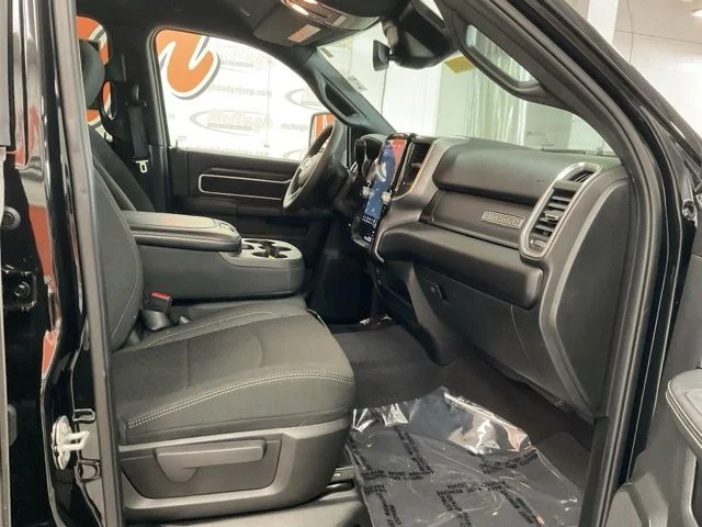 2025 Ram 2500 Big Horn 4x4 Crew Cab 6'4" Box - Image 26