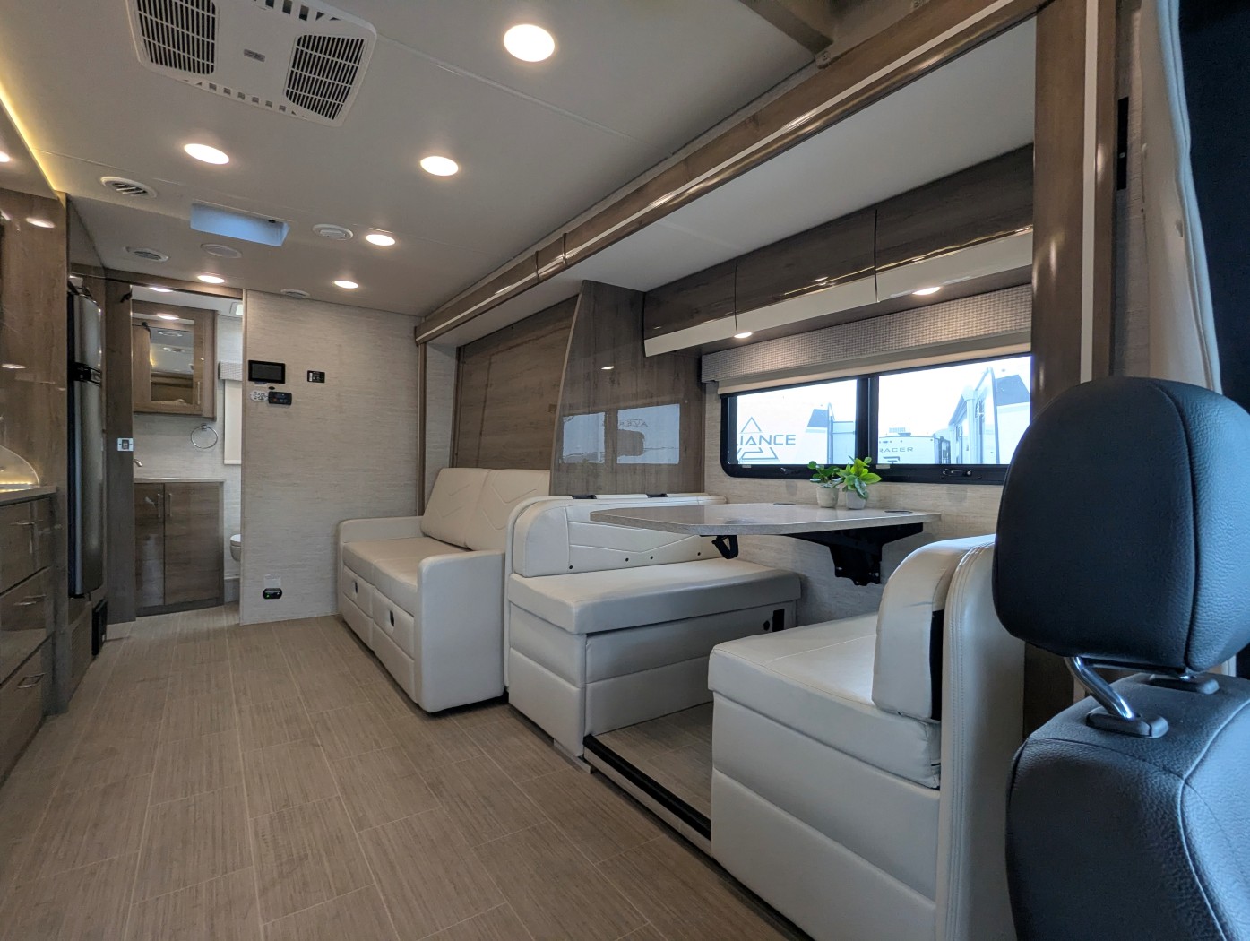 2022 Jayco Melbourne Prestige 24RP - Image 5