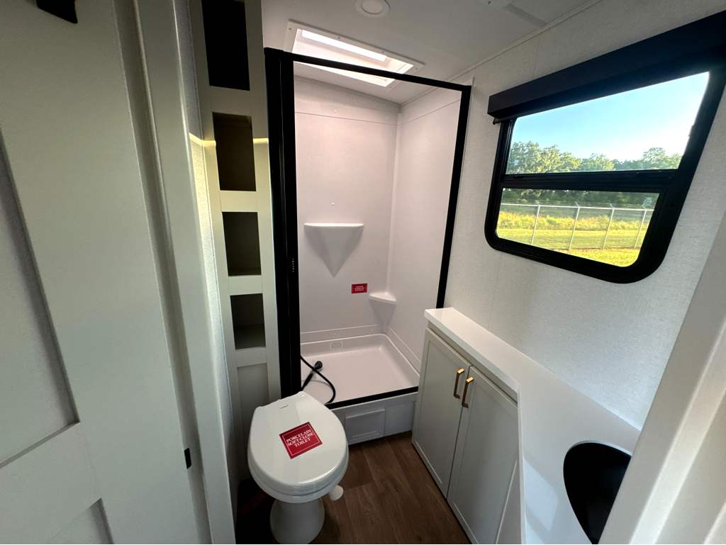 2027 GRAND DESIGN IMAGINE 2470BH - Image 21