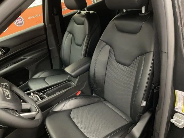 2026 Jeep Compass Latitude Altitude 4x4 - Image 17
