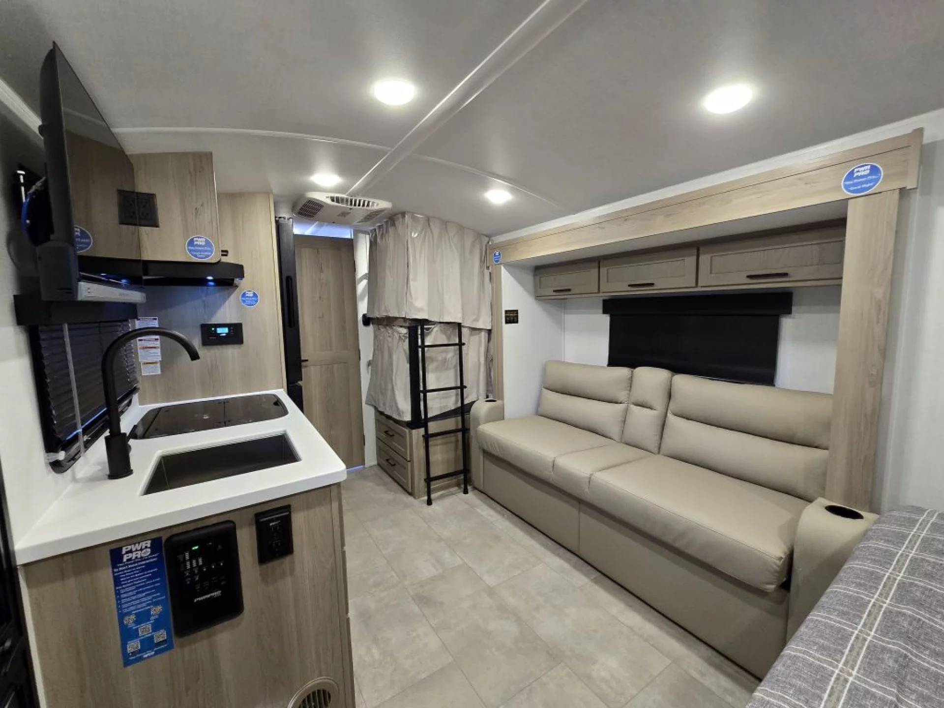 2026 FOREST RIVER ROCKWOOD GEO PRO 20BHT - Image 8