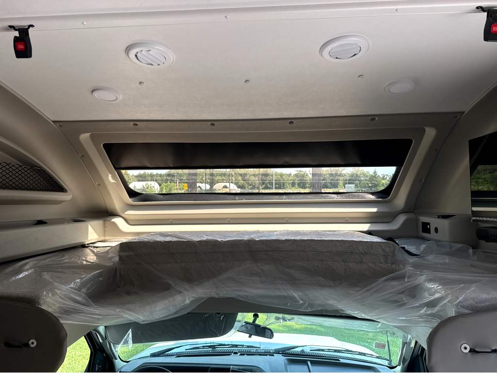 2027 ENTEGRA COACH ODYSSEY 24B - Image 7
