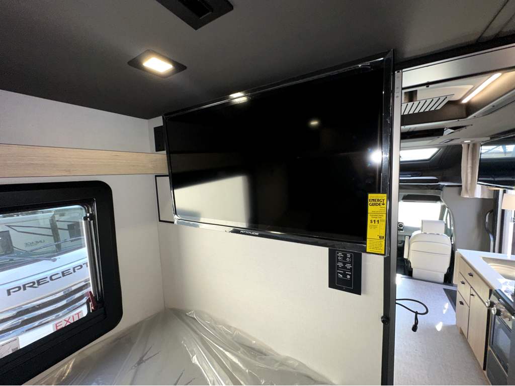 2026 Grand Design Lineage Series M 25TK - Image 25