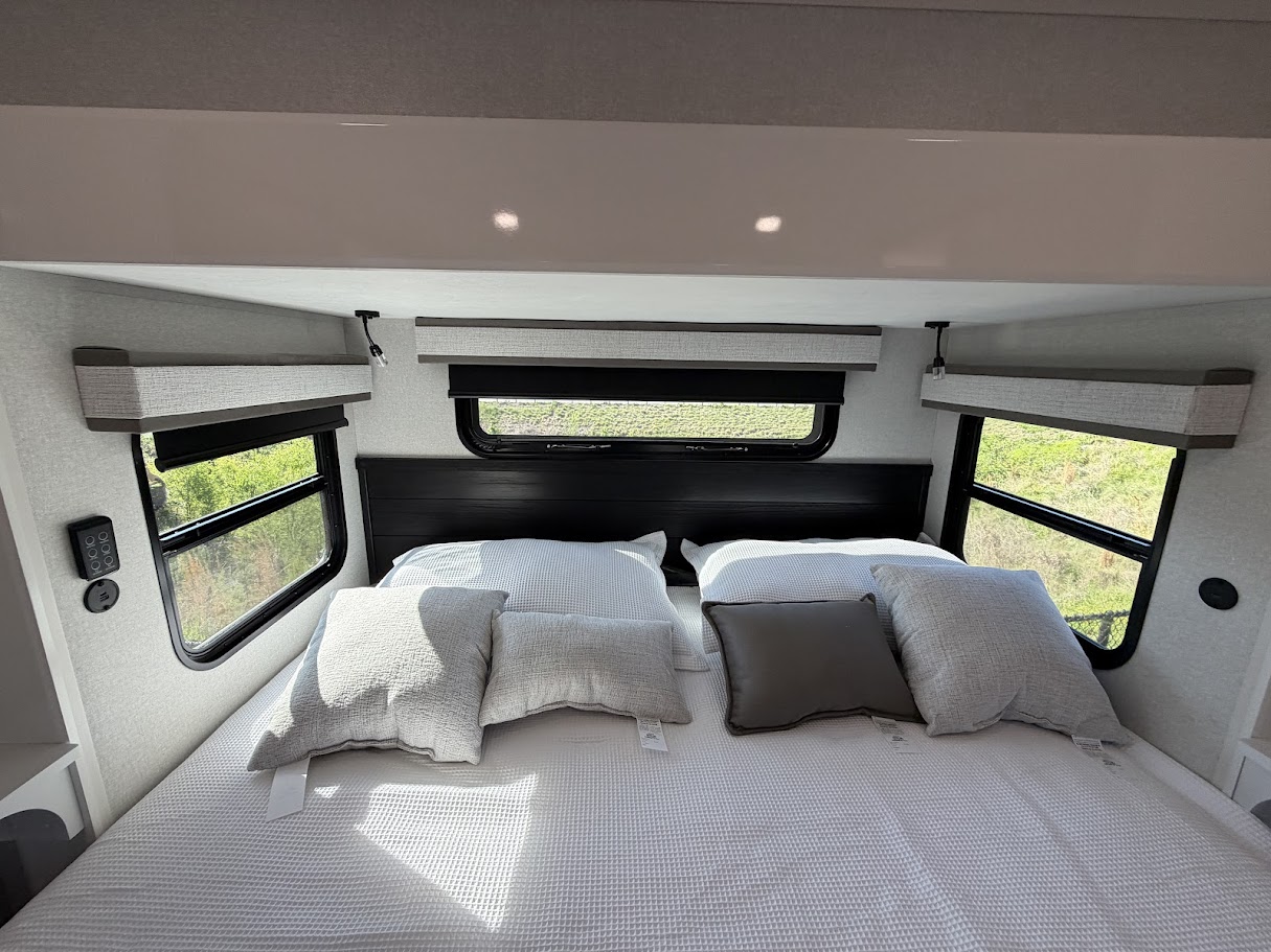 2026 JAYCO PINNACLE 38FBRK - Image 60
