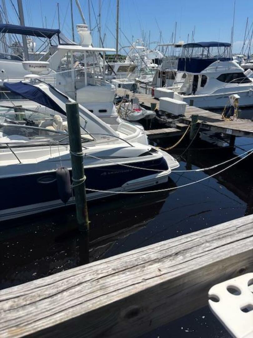 2007 Monterey 350 Sport Yacht - Image 5