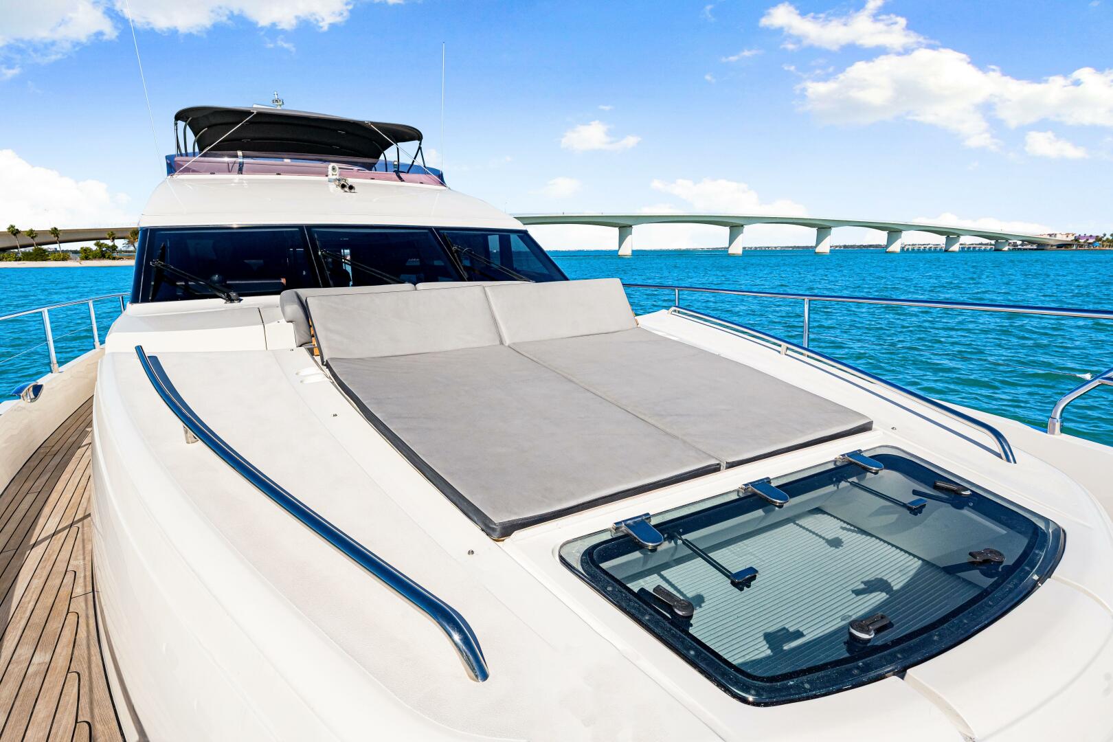 2014 Princess Y72 - Image 94
