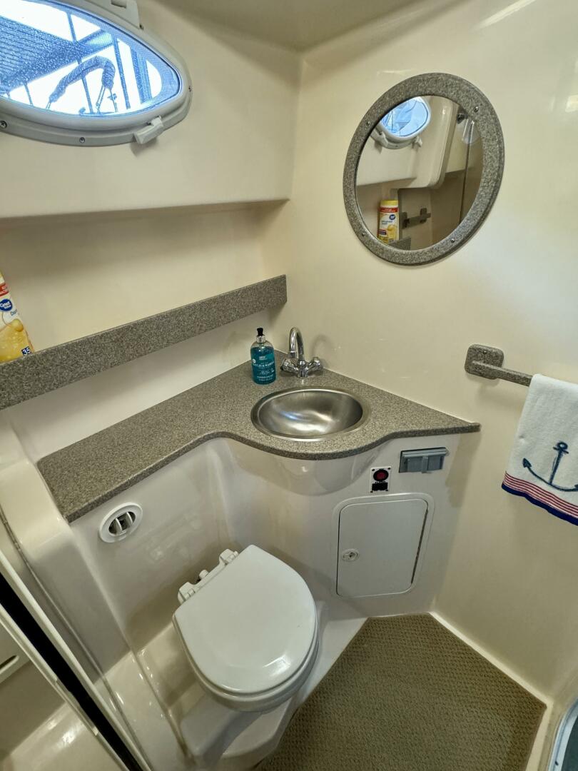 2004 Rinker 342 Fiesta Vee - Image 73