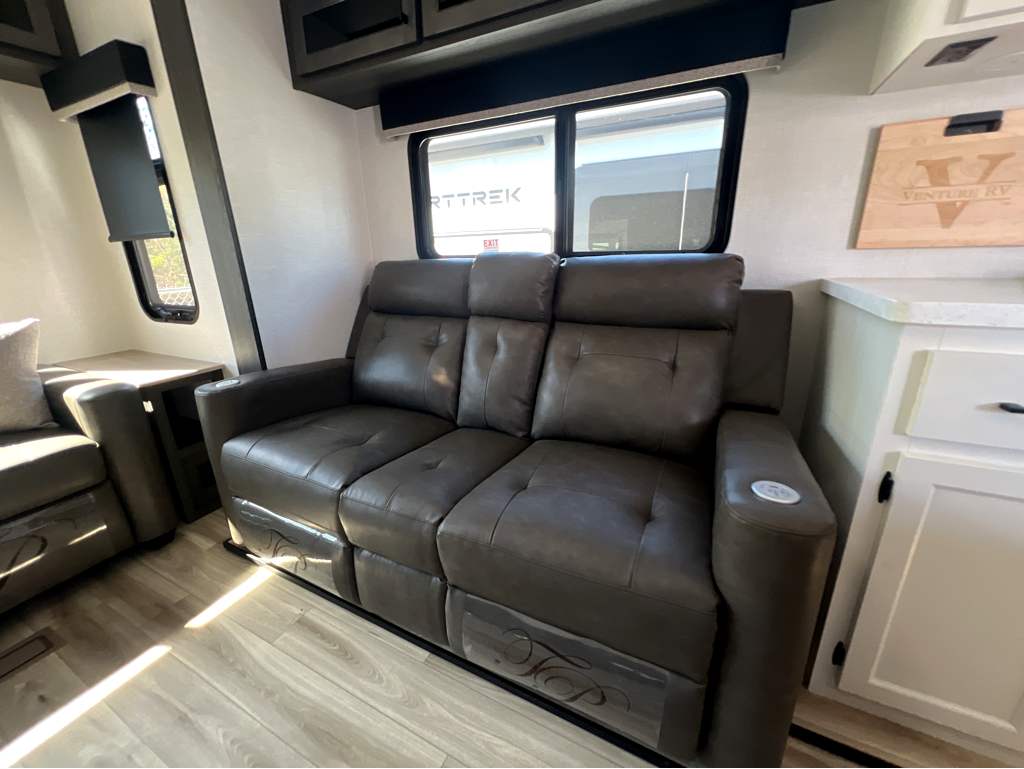 2026 VENTURE RV SPORTTREK 353VIK - Image 9