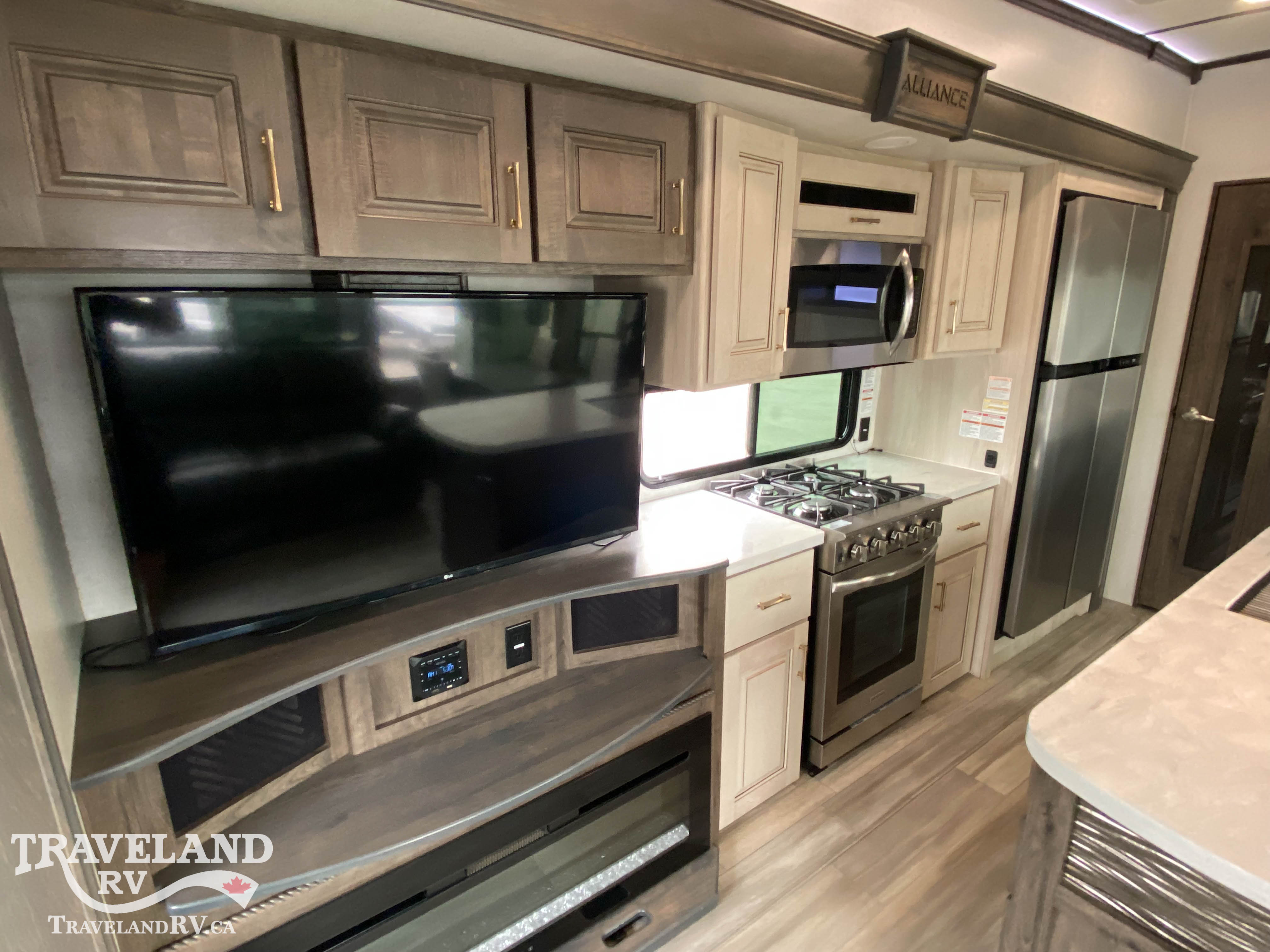 2022 Alliance RV Paradigm 310RL - Image 11