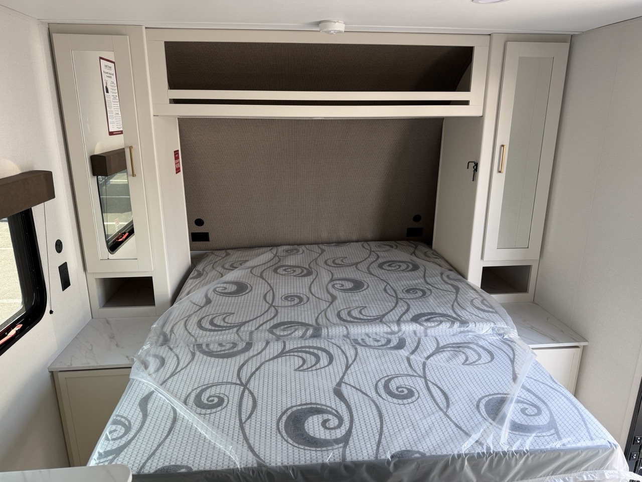2026 Grand Design Transcend ONE 151RB - Image 6