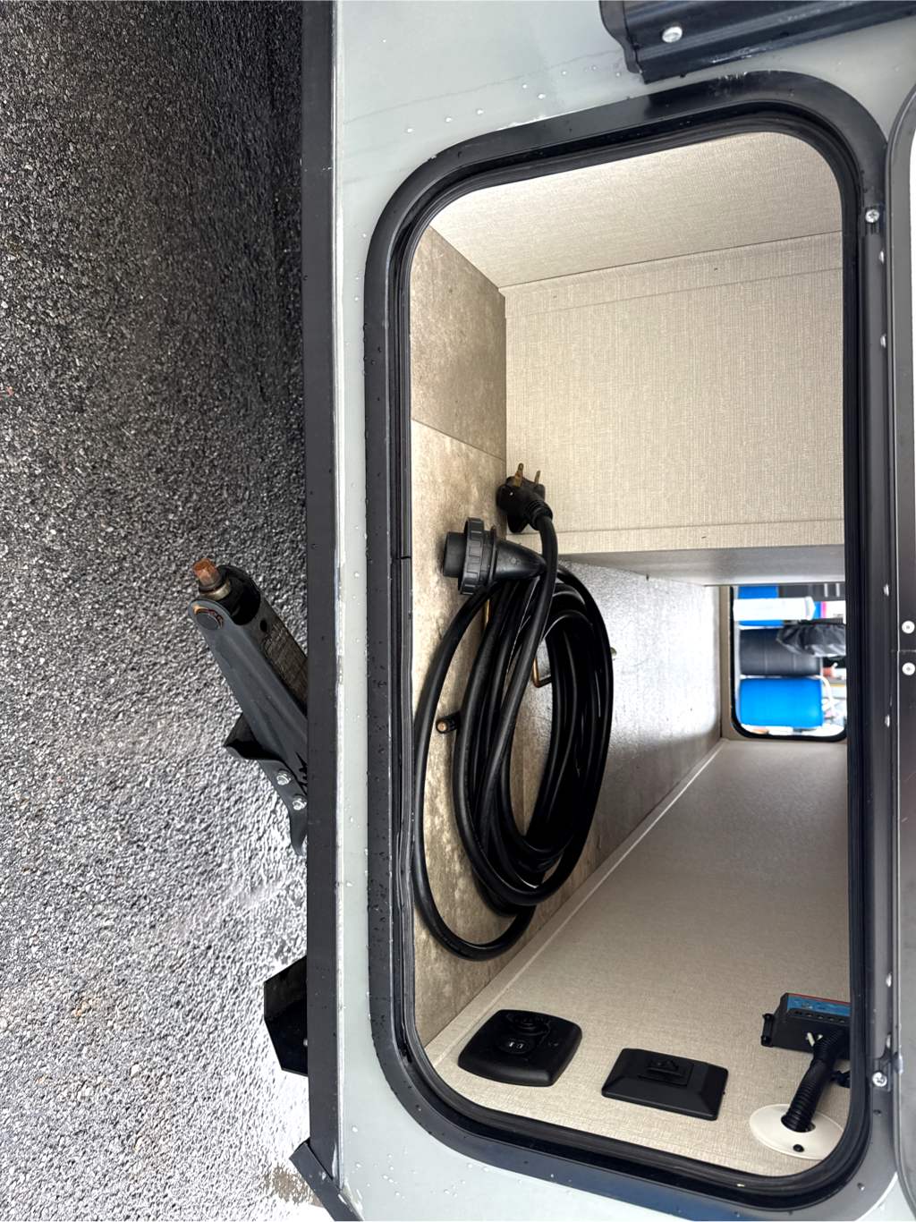 2023 COACHMEN APEX NANO 186 BH - Image 6