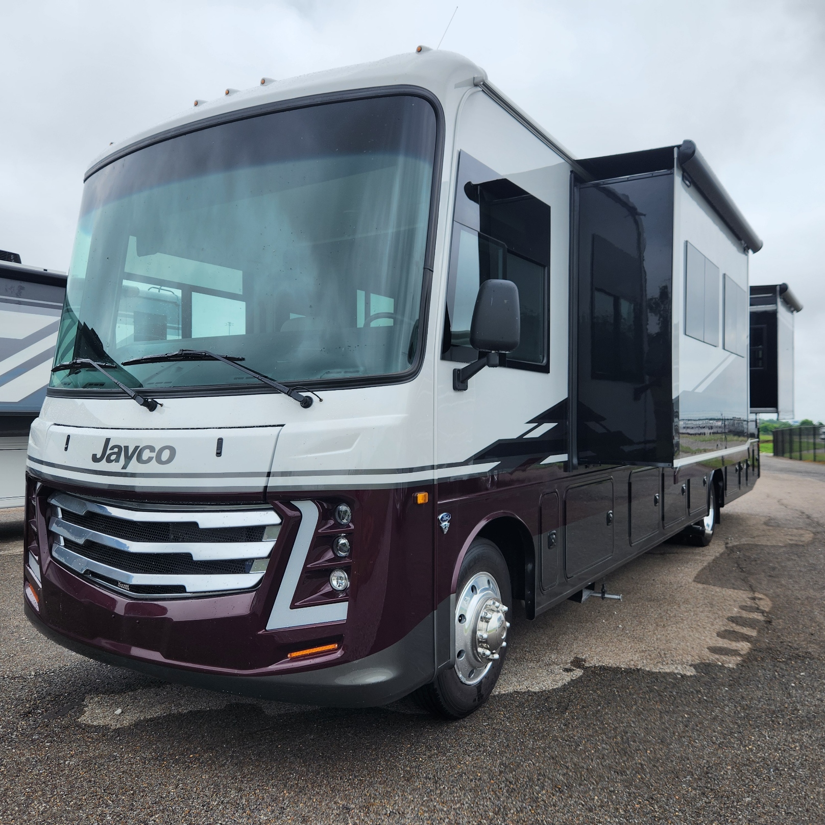 2027 JAYCO PRECEPT 36C - Image 2