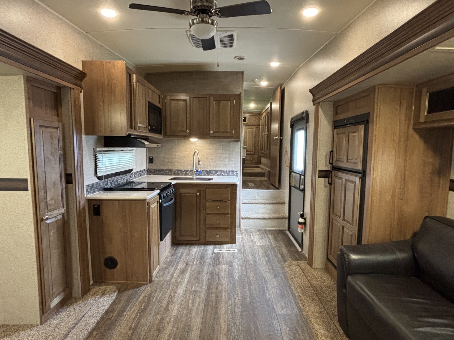 2018 Forest River Rockwood Ultra Lite 2650WS - Image 12