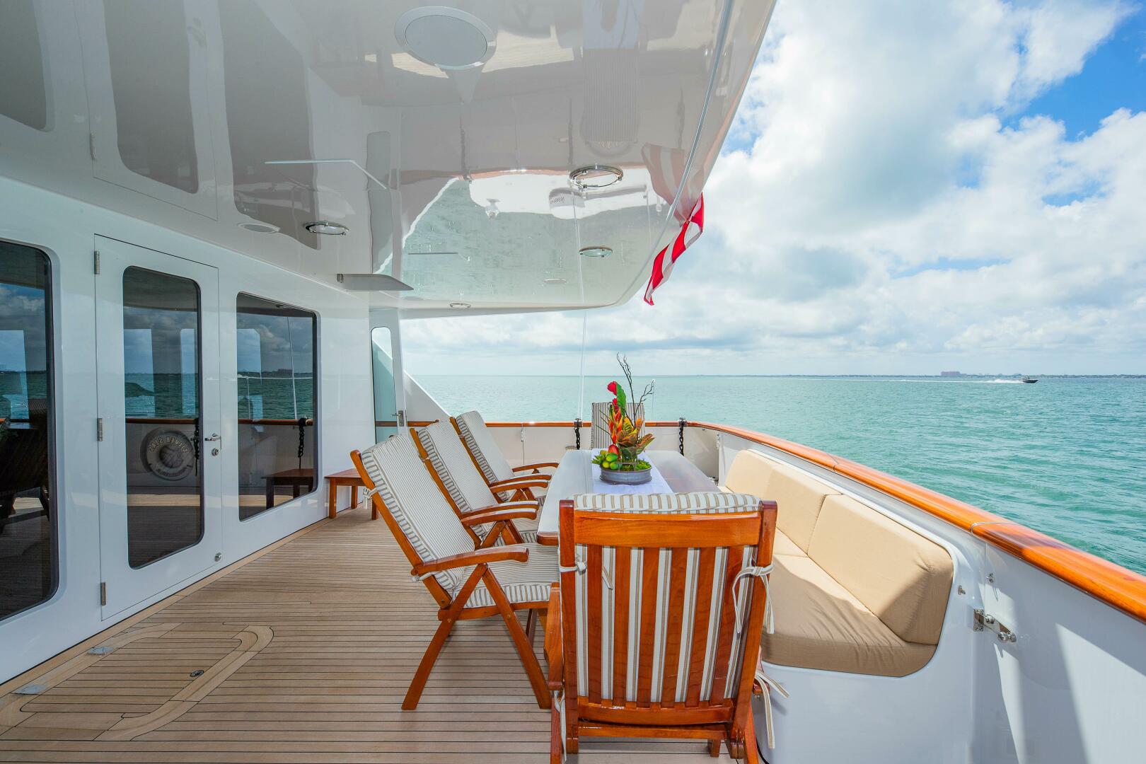 1998 Burger Raised Pilothouse - Image 47
