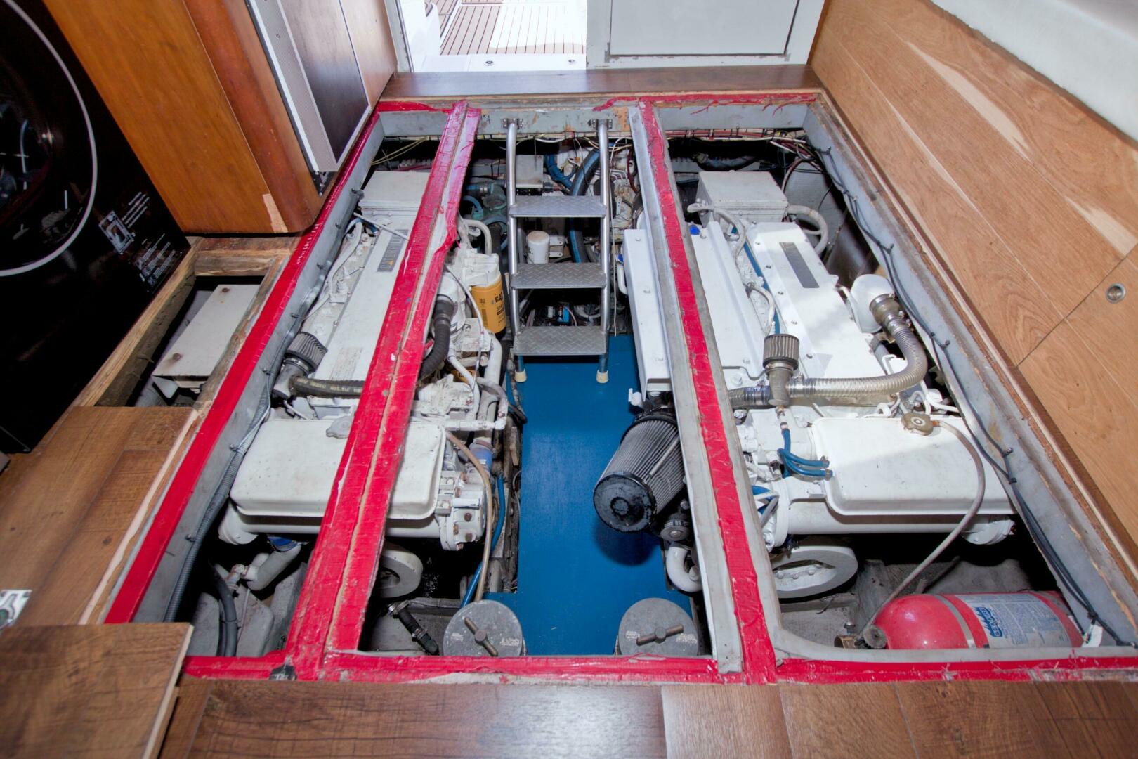 1998 Luhrs 36 Convertible - Image 58