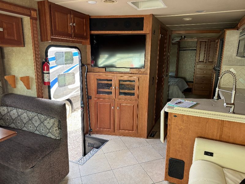 2015 Itasca Suncruiser 35P - Image 8