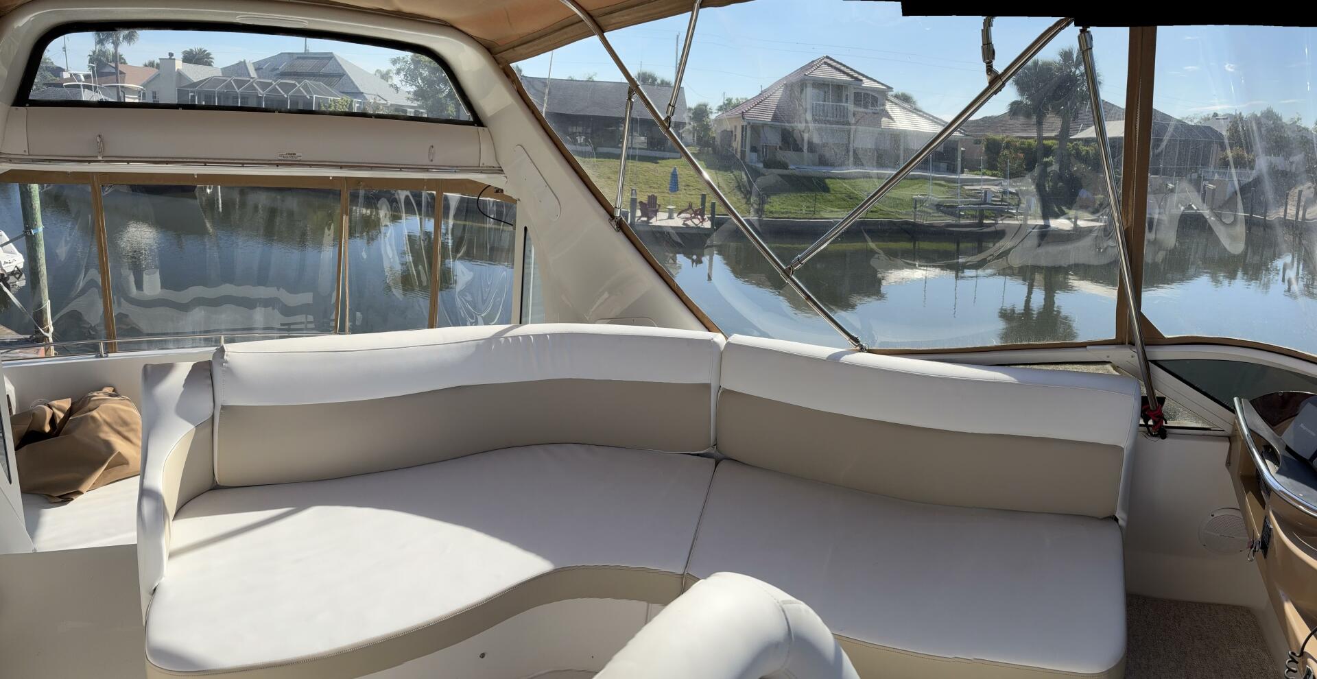 2005 Carver 396 - Image 21