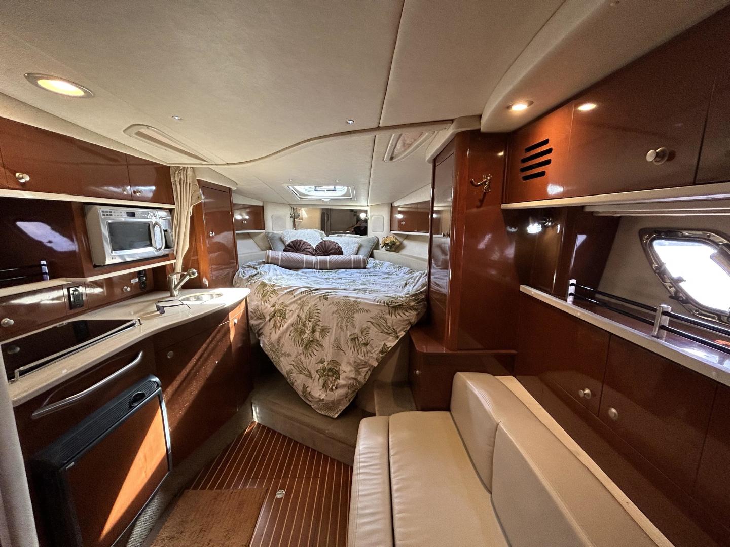 2009 Sea Ray 310 Sundancer - Image 11