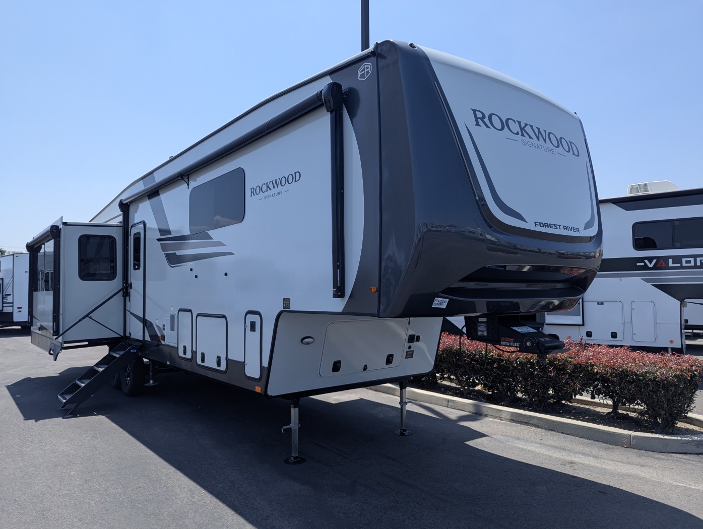 2026 Forest River Rockwood Signature 401SFB - Image 1