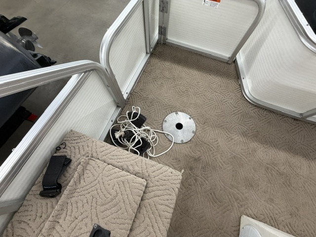 2003 LOWE SUNCRUISER TRINDAD 222 - Image 18