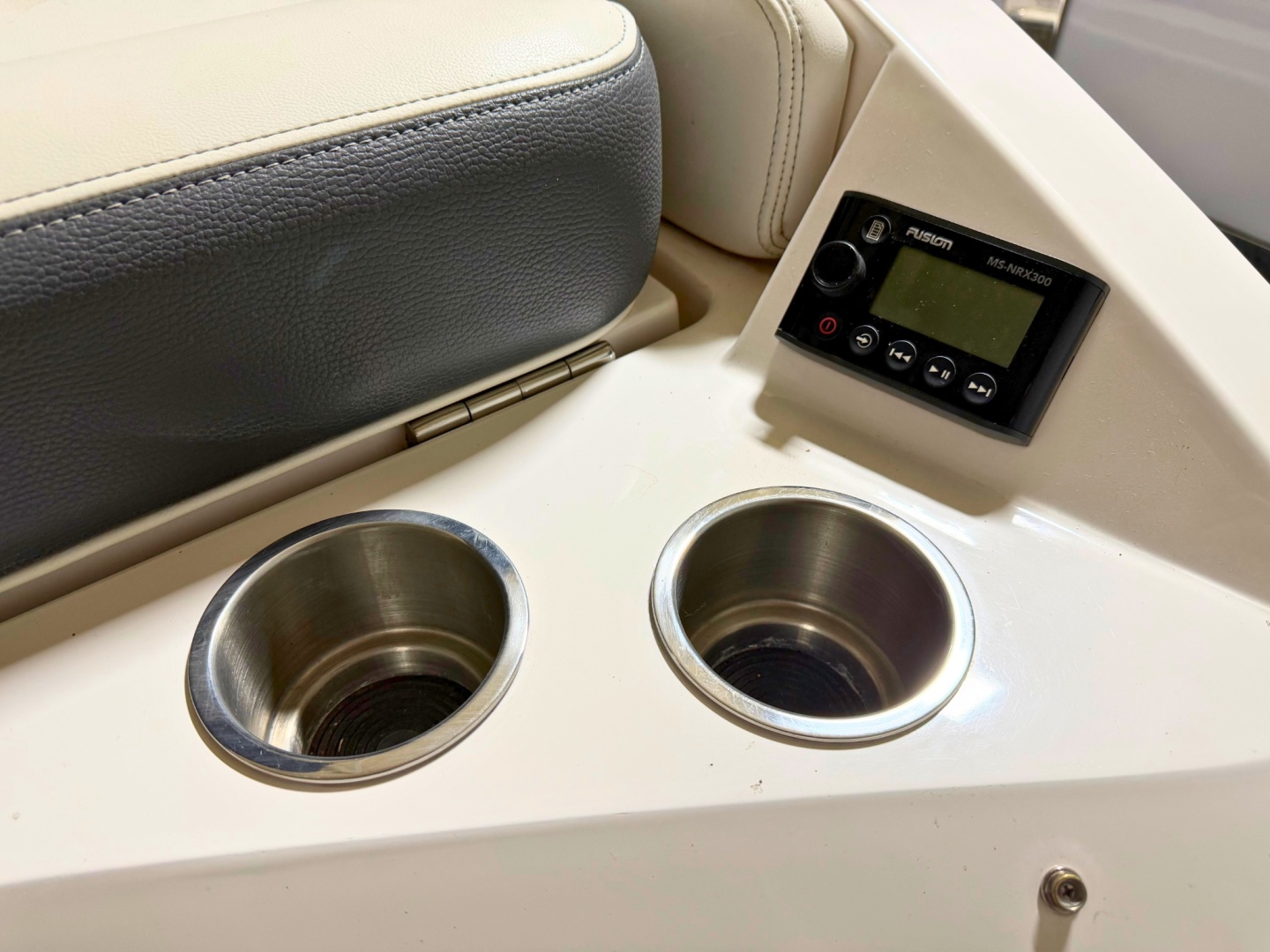 2019 Regal 2800 Bowrider - Image 17