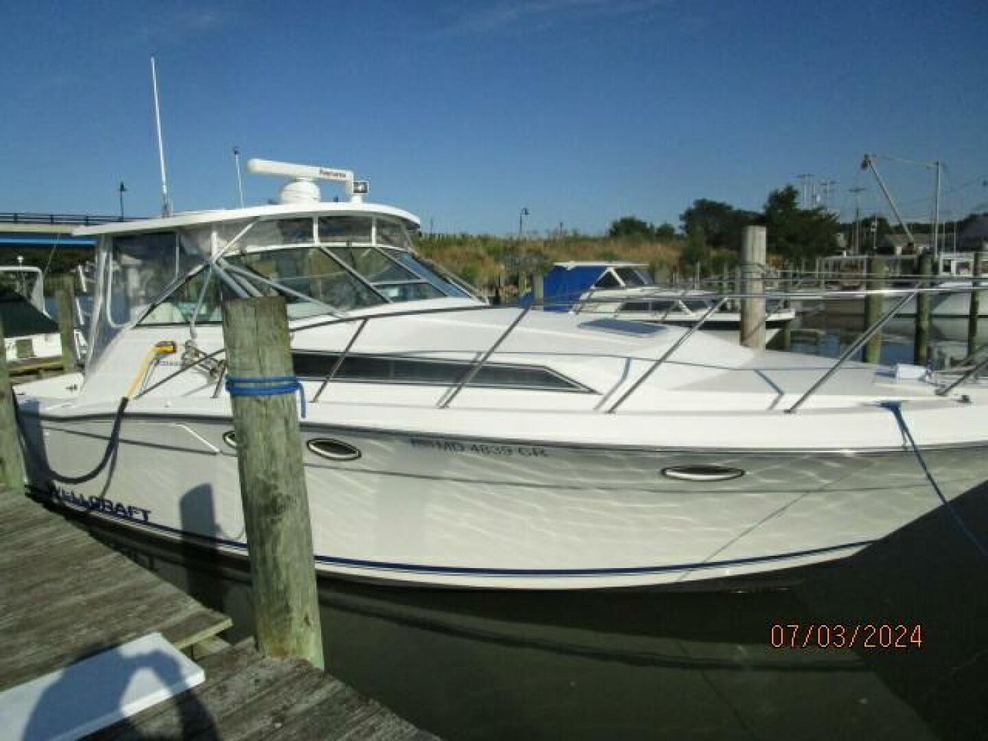 1996 Wellcraft 3300 Coastal - Image 2