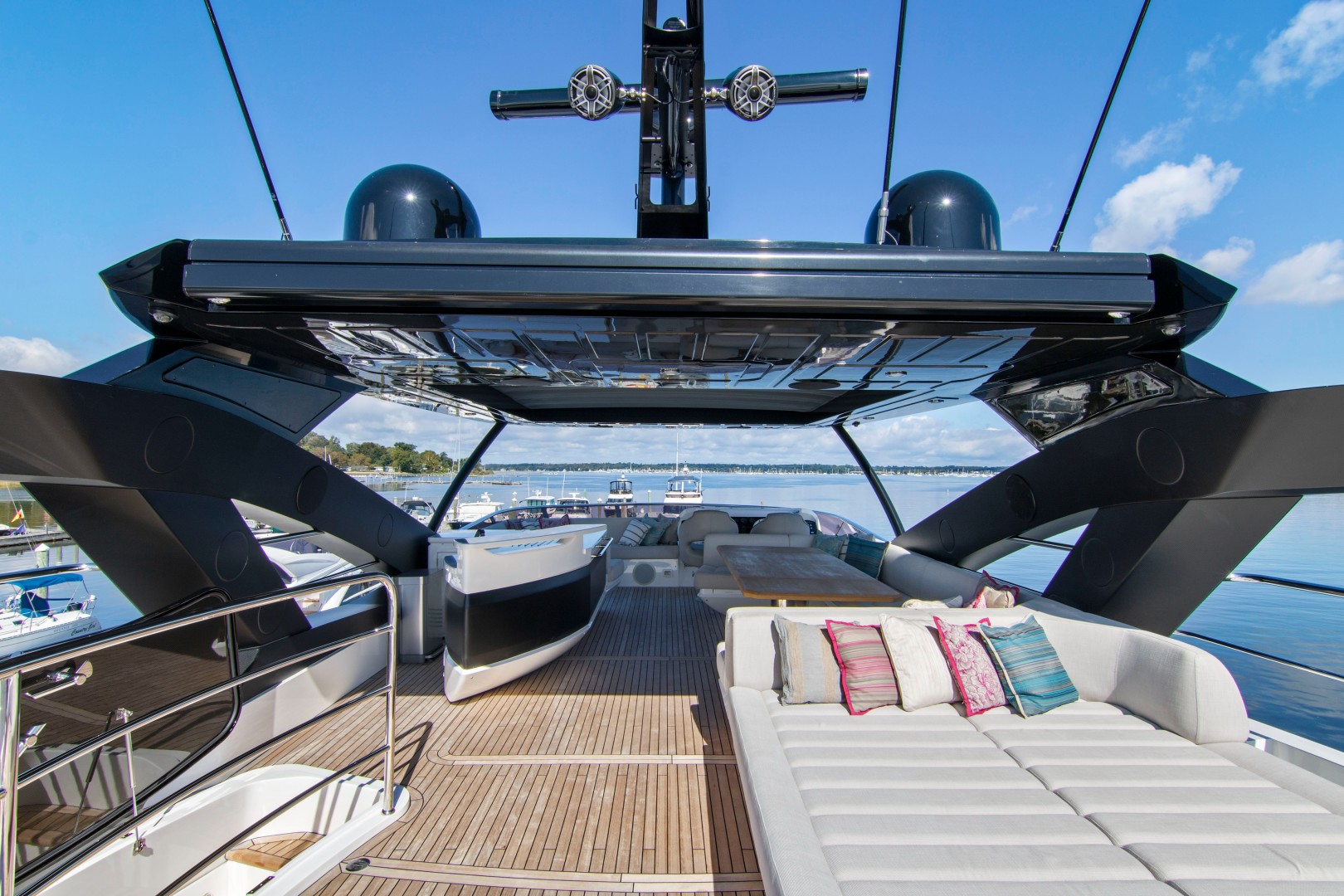 2019 Sunseeker 86 Yacht - Image 13