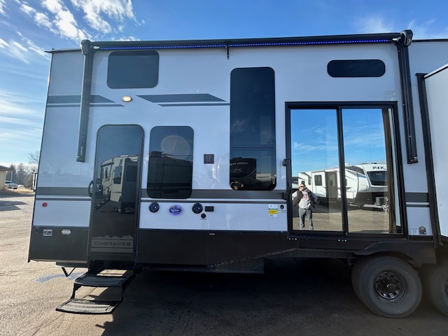2026 CHEROKEE TIMBERWOLF 39DKBL - Image 3