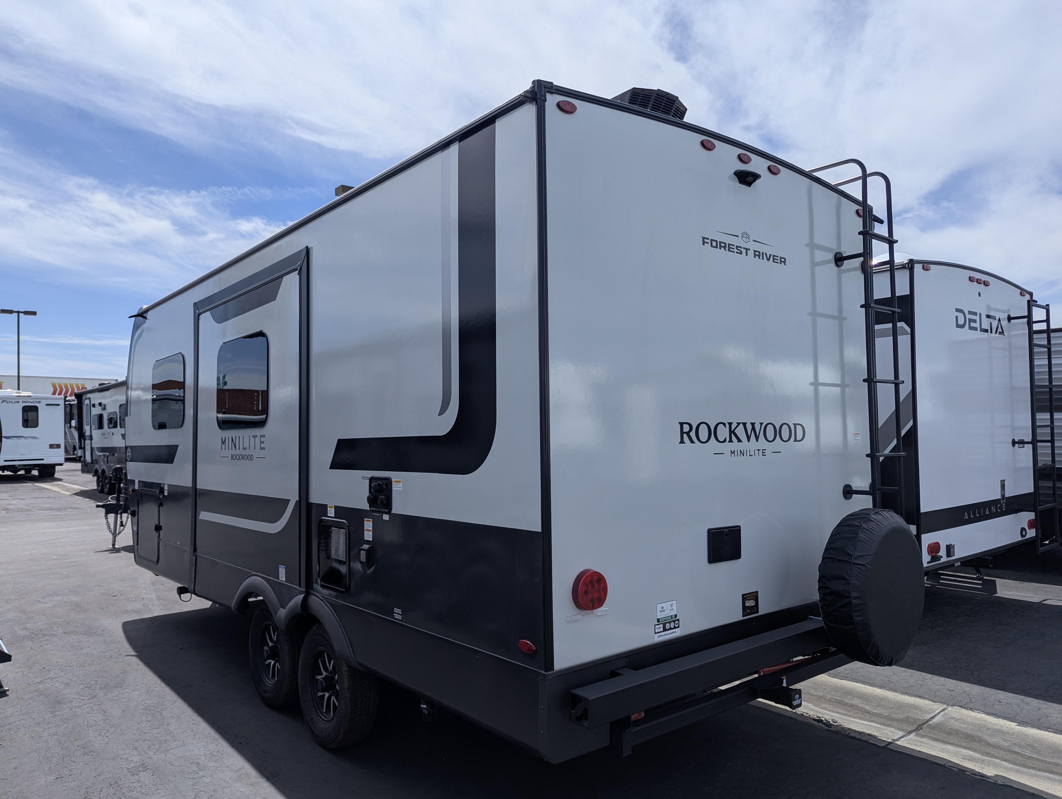 2026 Forest River Rockwood Mini Lite 2205S - Image 4