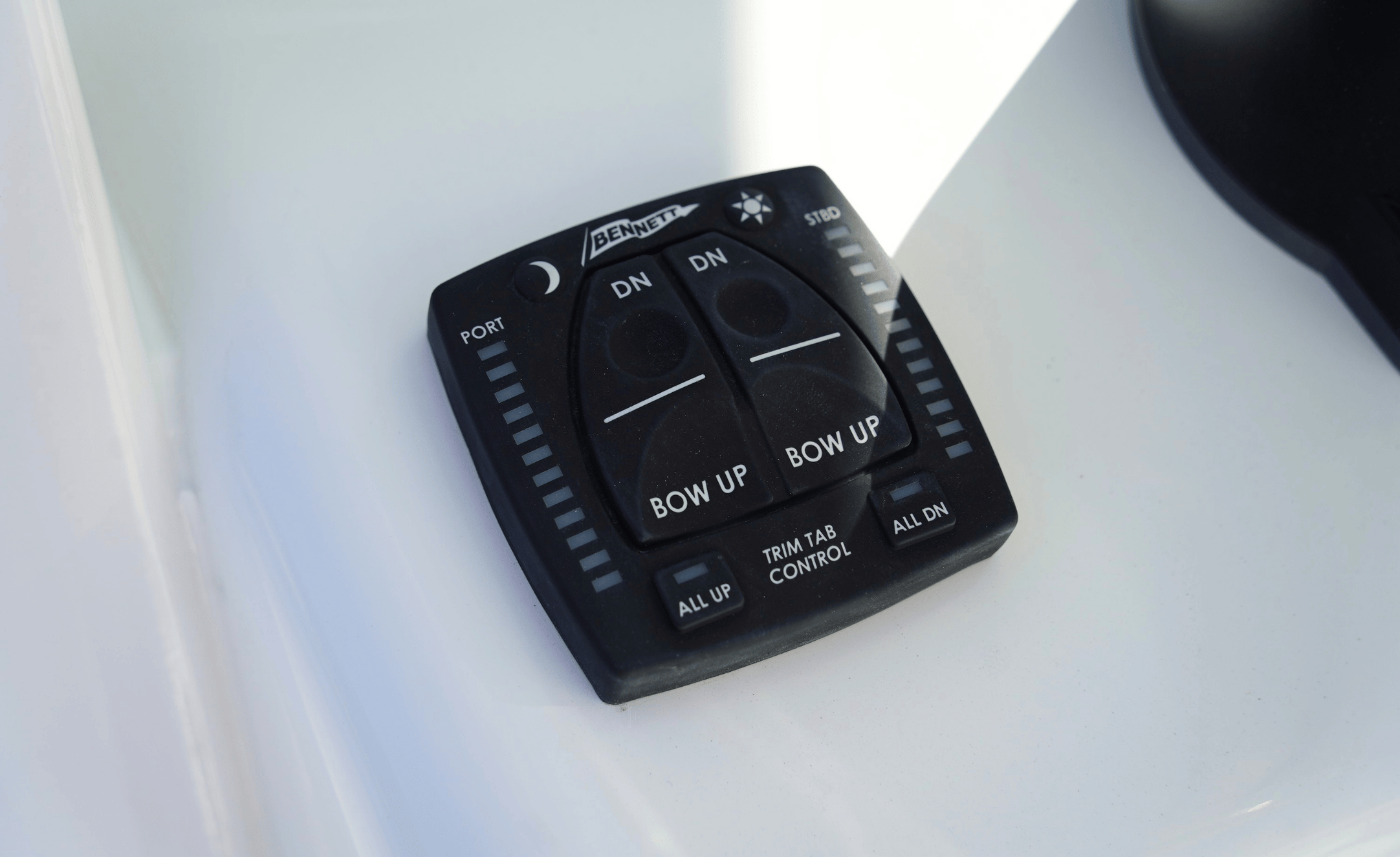 2027 SEA HUNT GAMEFISH 25 - Image 24