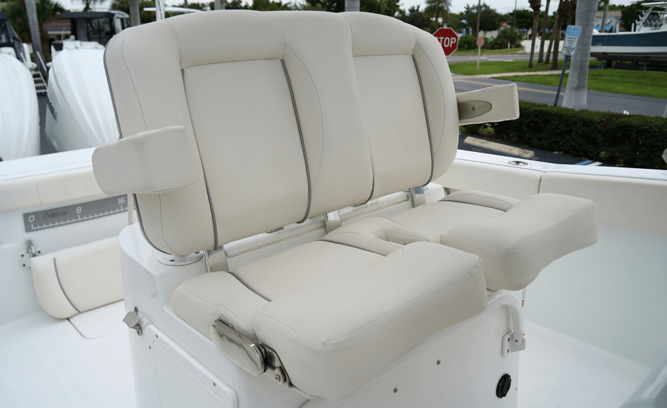 2025 SEA HUNT GAMEFISH 27FS - Image 48
