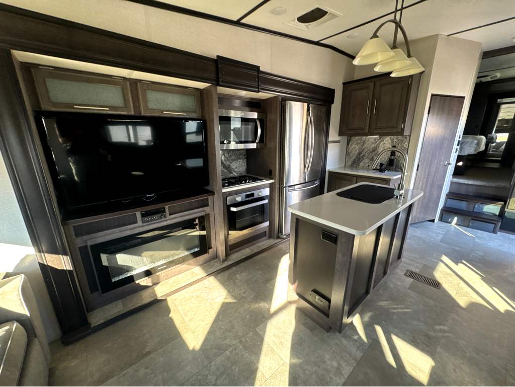 2019 CROSSROADS CRUISER 3451FB - Image 13