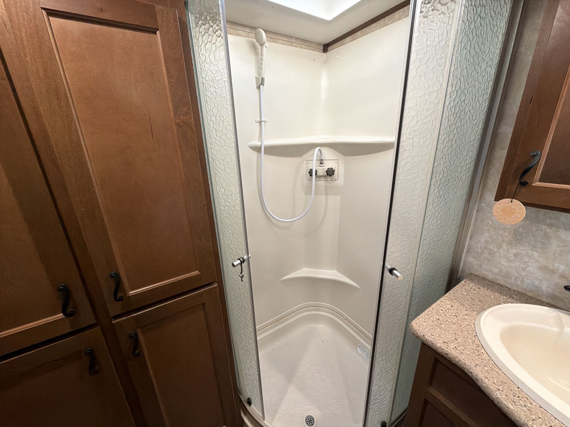 2016 Highland Ridge Light LF297RLS - Image 37