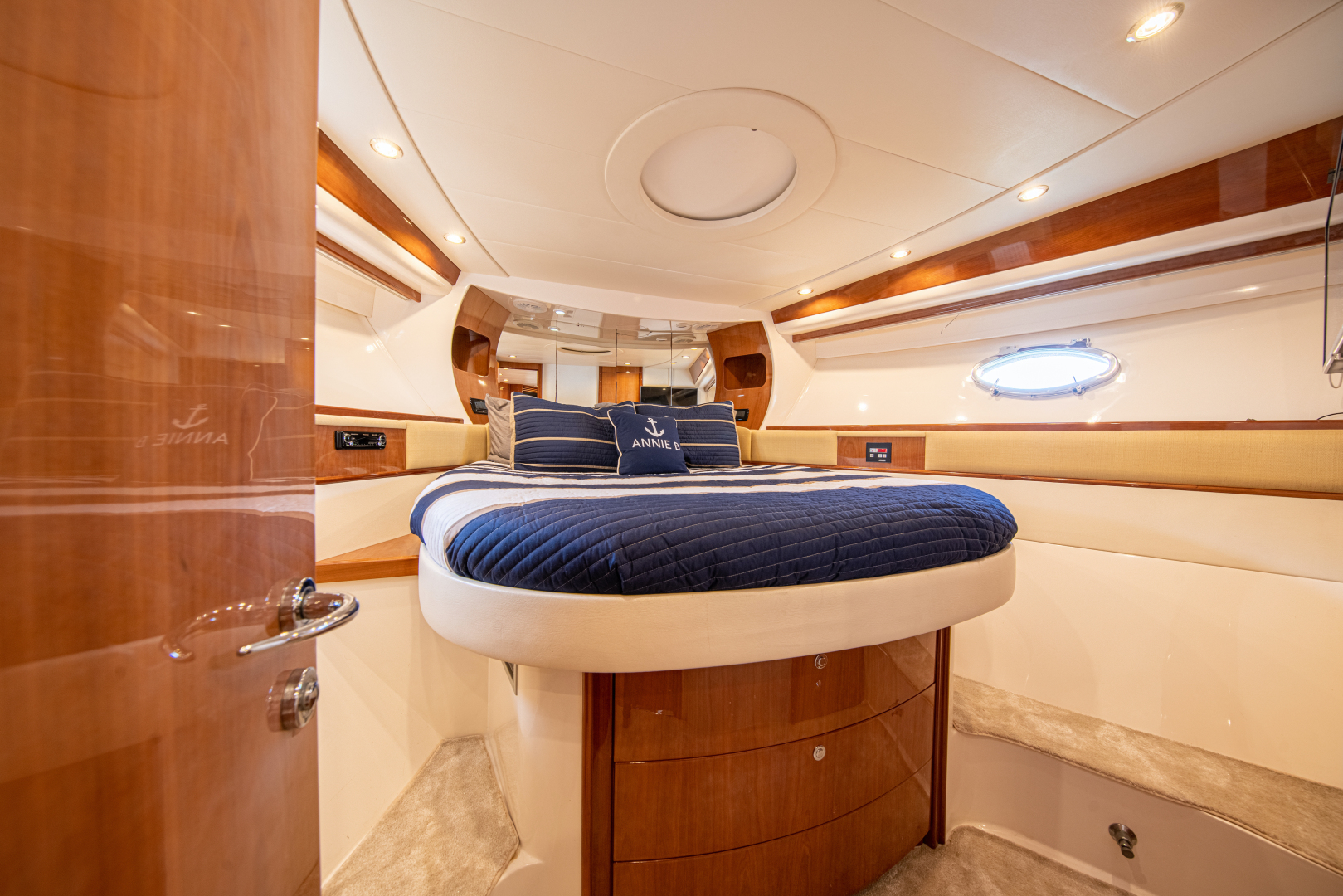 2004 Pershing Express - Image 32