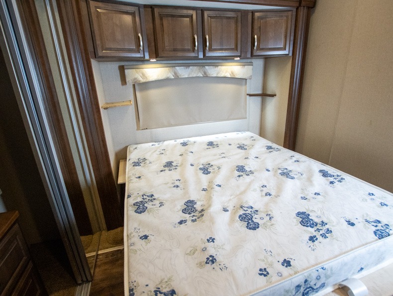 2016 Forest River Cardinal 3825FL - Image 21