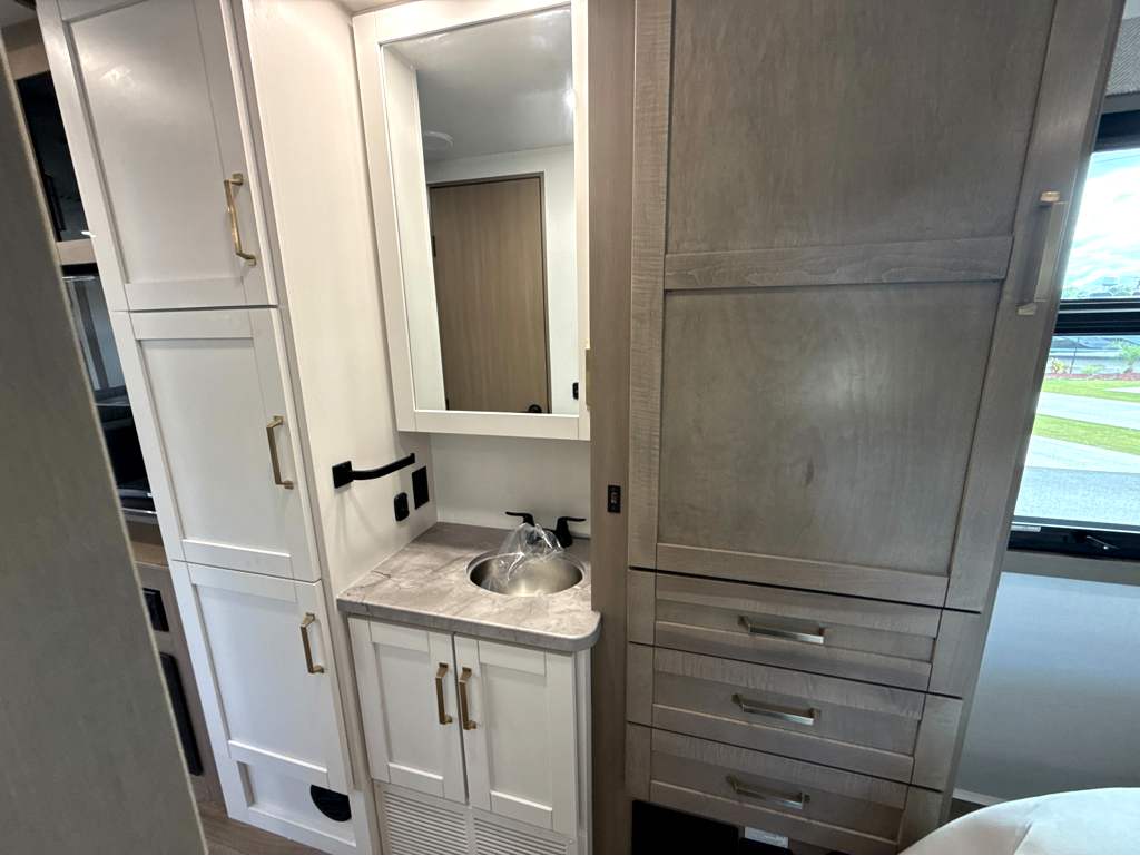 2027 ENTEGRA COACH ODYSSEY 30Z - Image 22