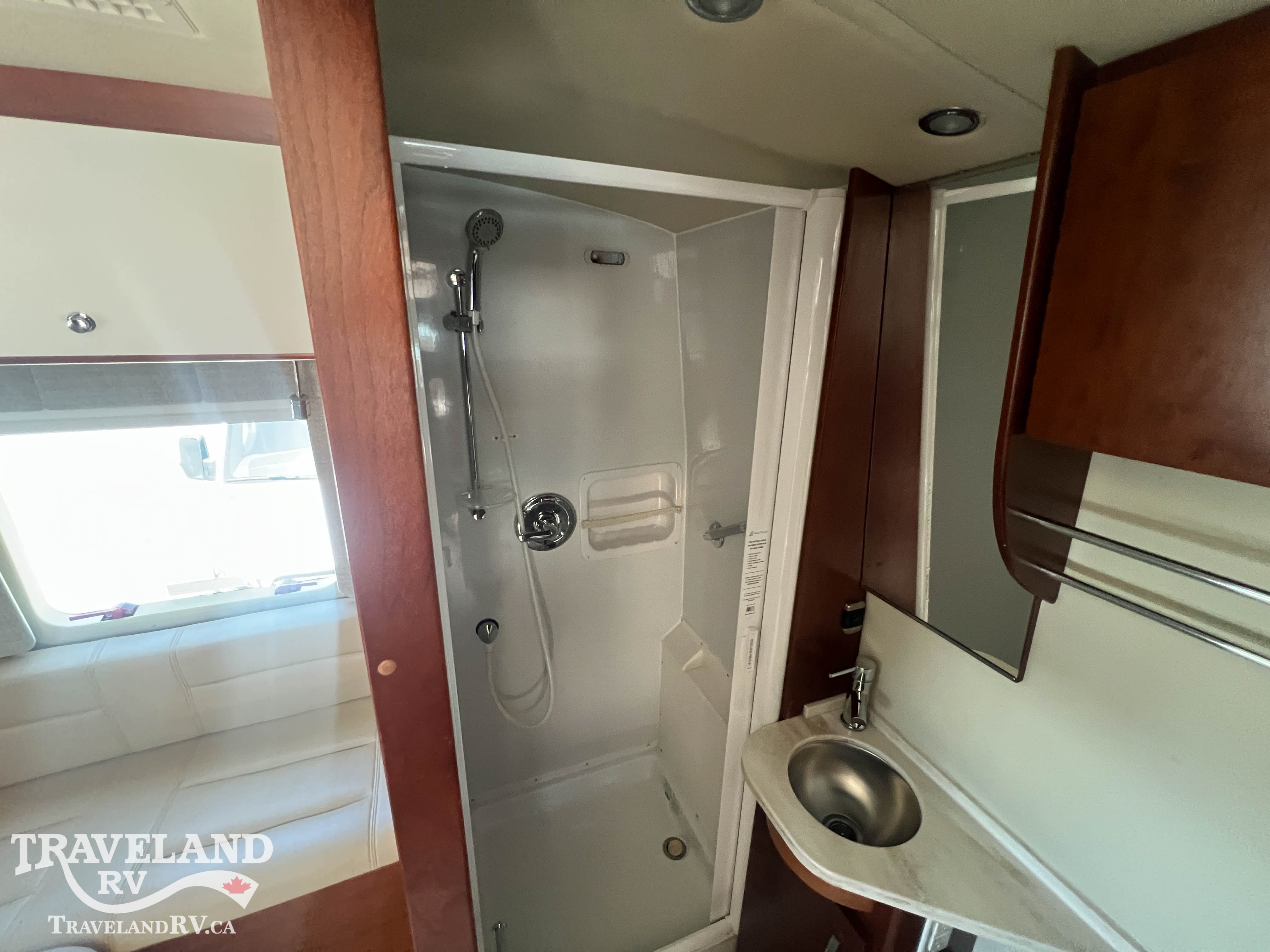2015 Leisure Travel SERENITY S24CB - Image 33