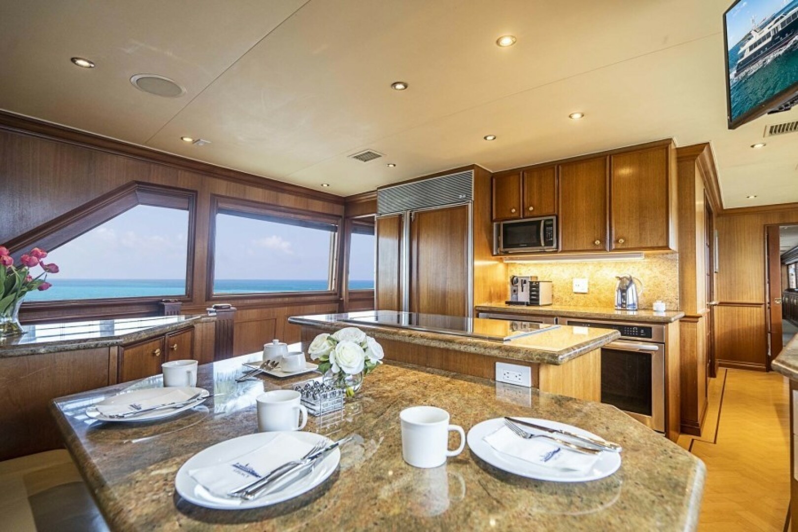 2000 Broward Raised Pilothouse - Image 9