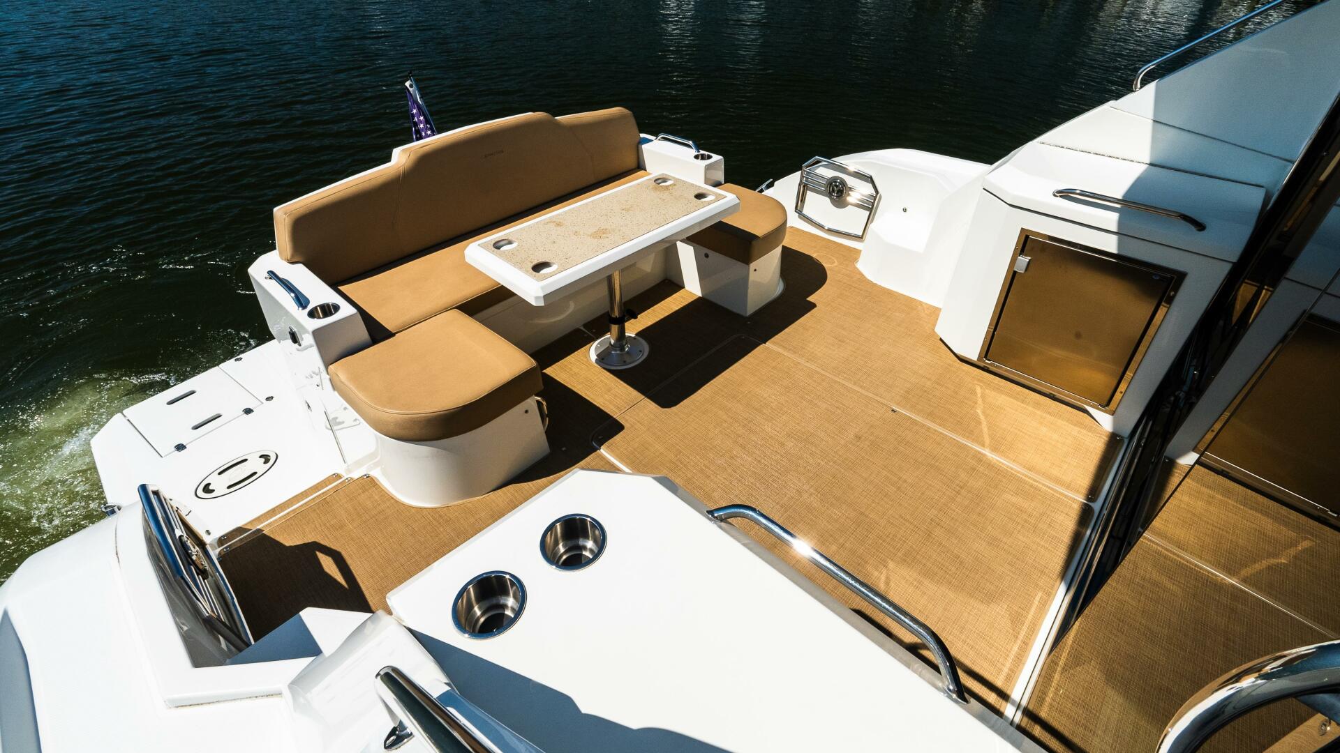 2013 CRUISERS 48 Cantius Base - Image 10
