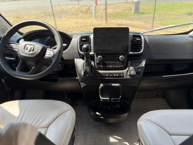 2025 Thor Motor Coach Rize 18G - Image 6