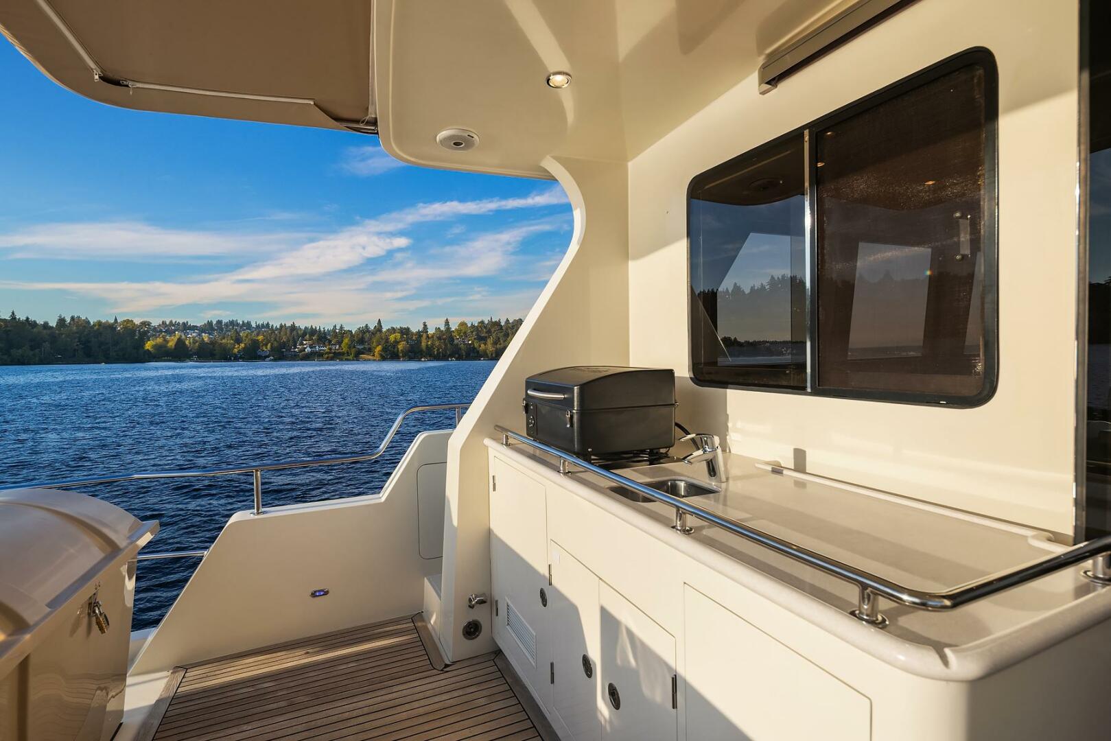 2014 Hampton 720 Skylounge LRC - Image 61