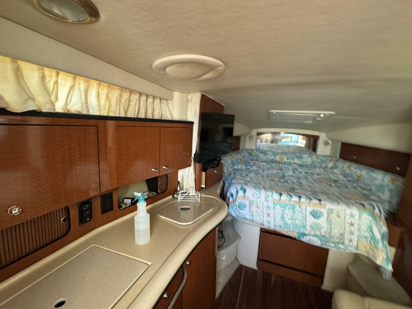 2002 Sea Ray 320 Sundancer - Image 32