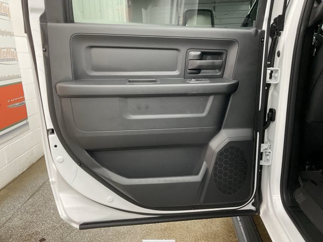 2026 Ram 2500 Big Horn 4x4 Crew Cab 6'4" Box - Image 32