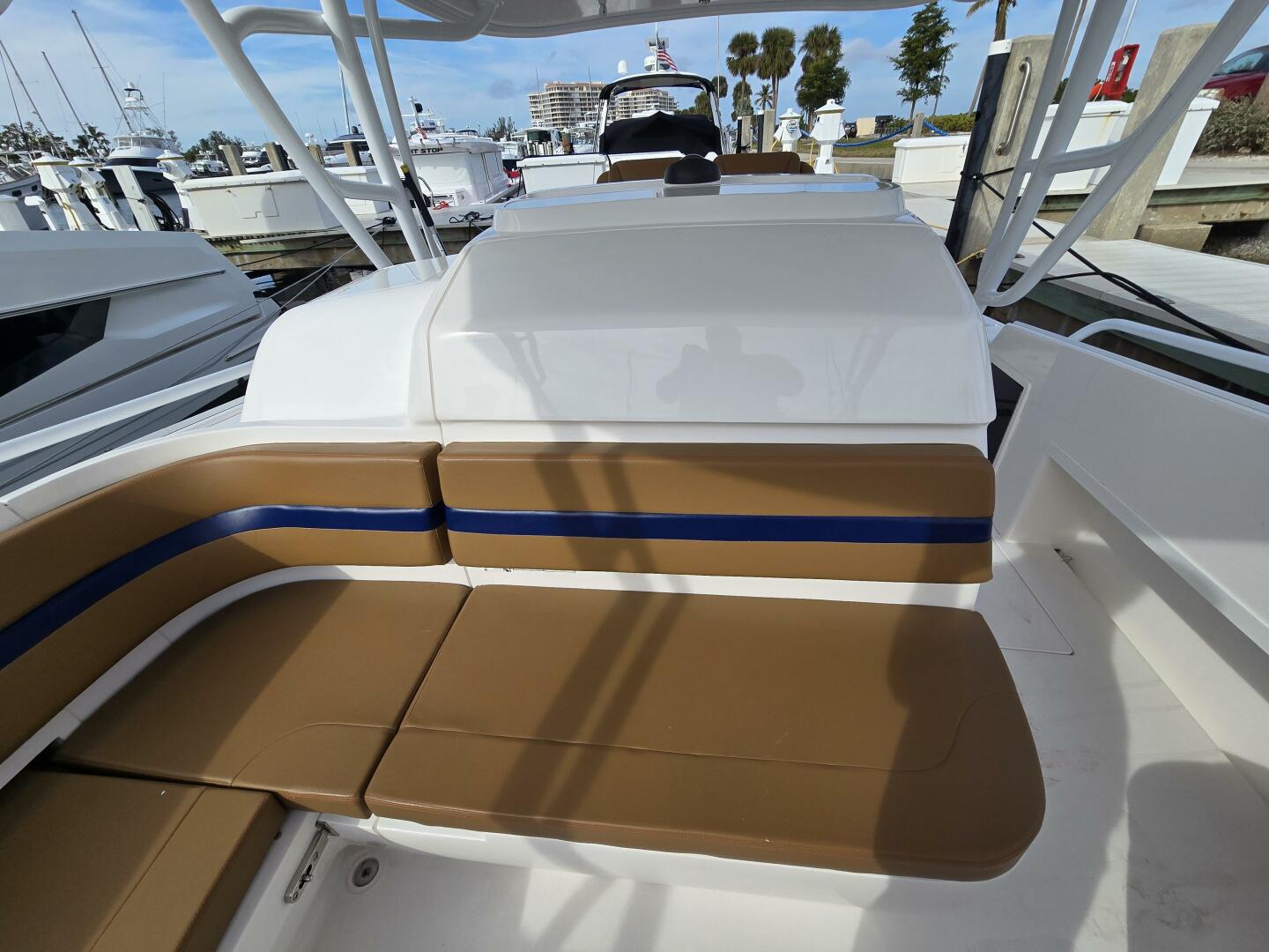 2018 Intrepid 375 Walkaround - Image 31