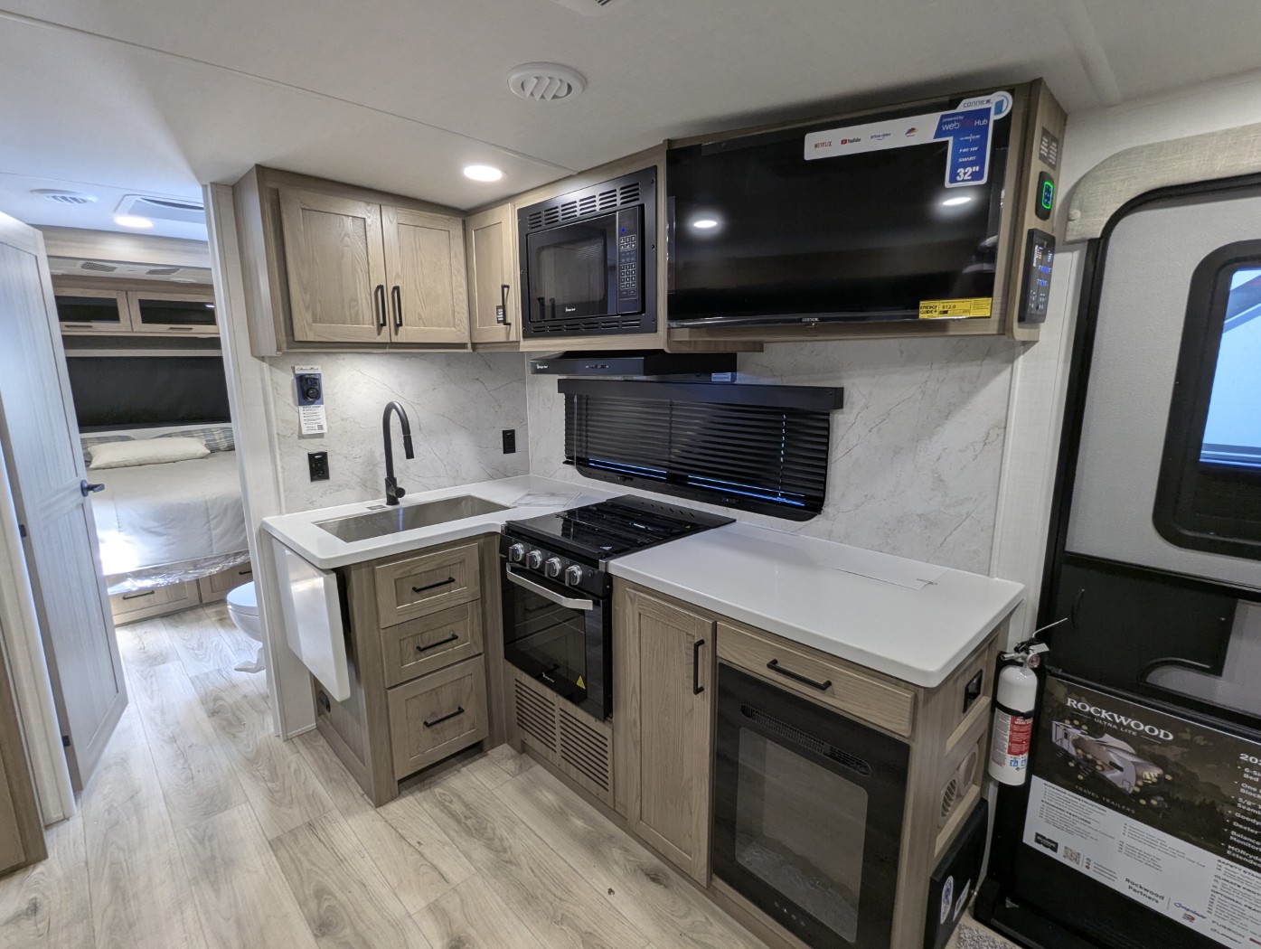2027 Forest River Rockwood Ultra Lite 2618RD - Image 18