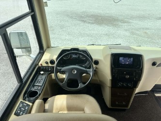 2017 TIFFIN ALLEGRO BREEZE 32BR - Image 14
