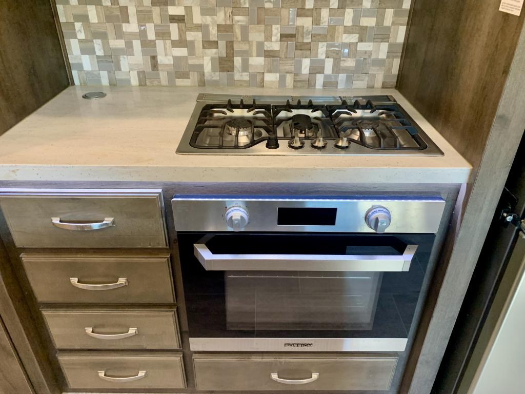 2019 Keystone Montana 3811MS - Image 10