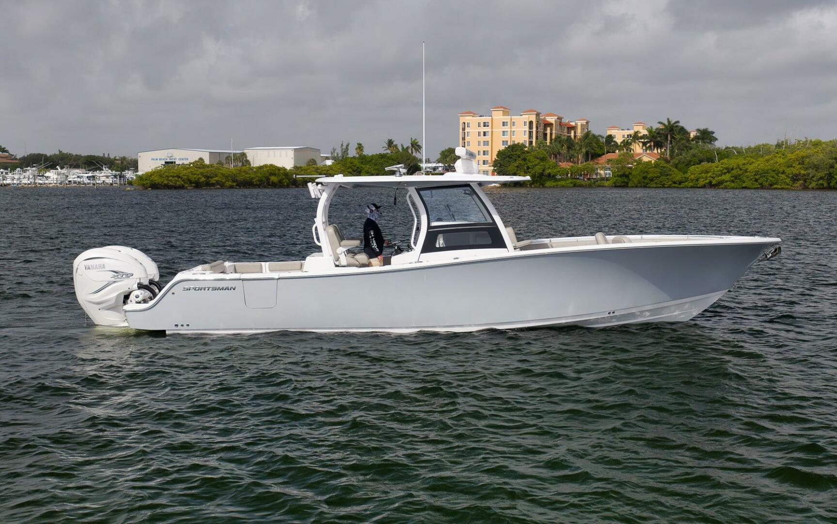 2022 Sportsman 352 - Image 3